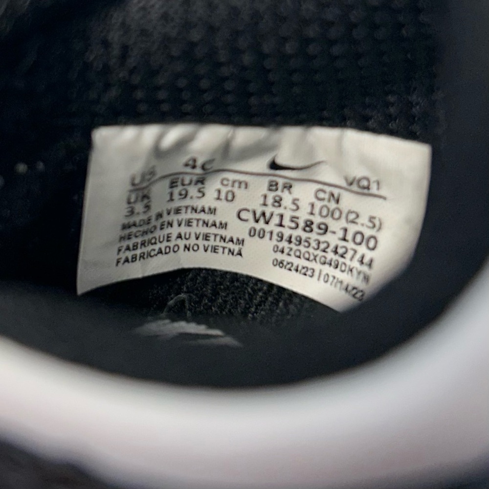 Baby/Toddler Nike Dunk low. - Picture 8 of 8